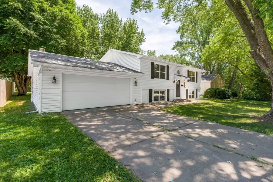 4215 Marquette Street, Davenport, IA 52806 - #2