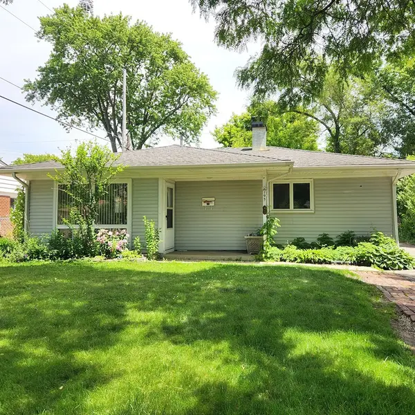 193 E Dennis Road, Wheeling, IL 60090