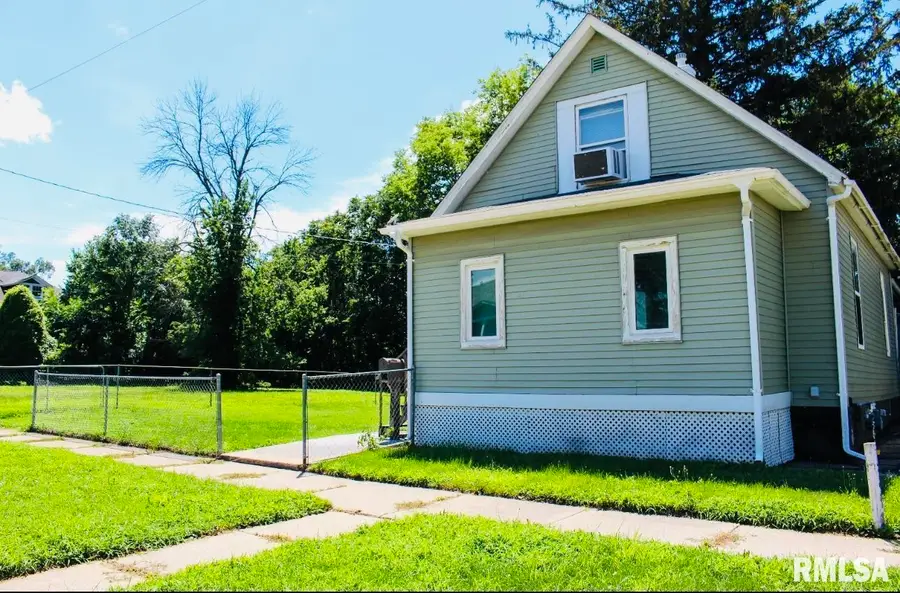 602 5th Street, Rock Island, IL 61201 - #2