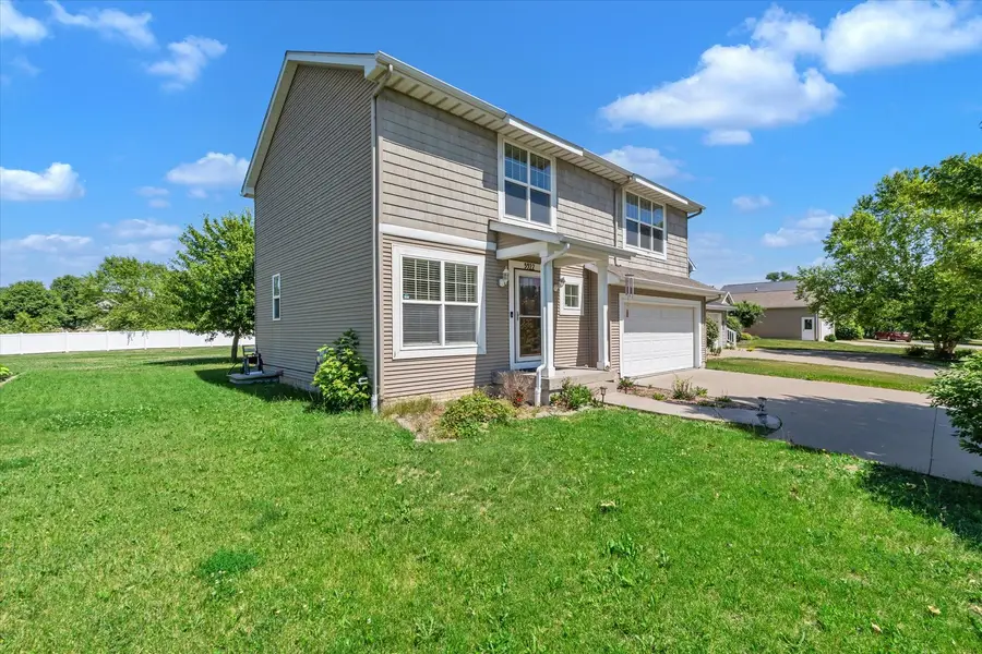 5922 Valley Drive, Bettendorf, IA 52722 - #2
