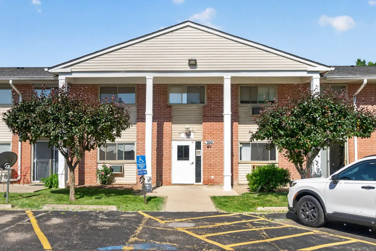 706 Marilyn Avenue #204, Glendale Heights, IL 60139 - #1