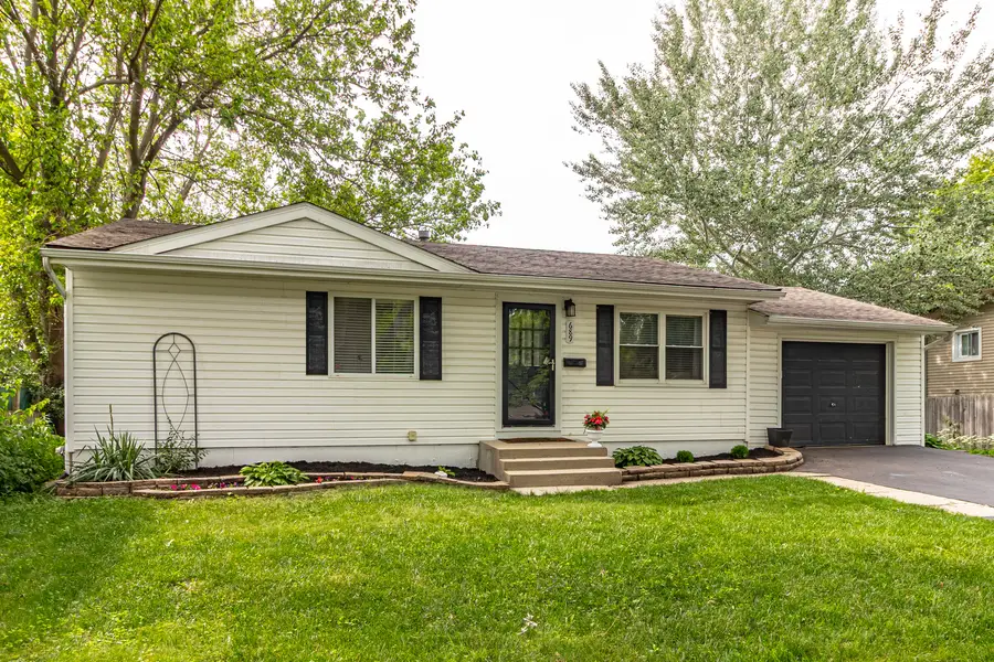 689 Laurel Avenue, Wauconda, IL 60084 - #2