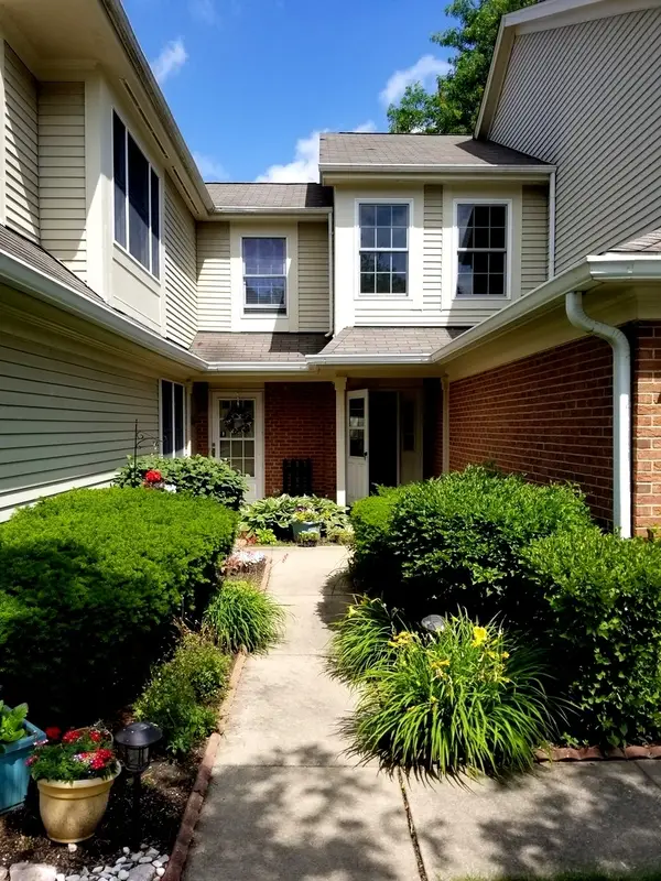 30W023 Laurel Court, Warrenville, IL 60555