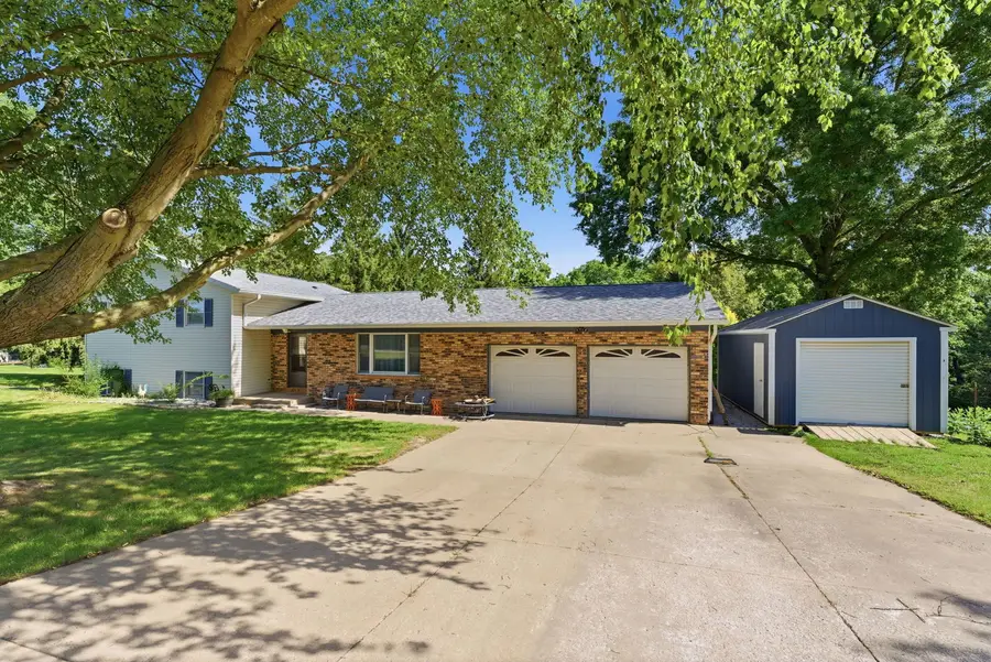 8 Elmwood Drive, Blue Grass, IA 52726 - #2