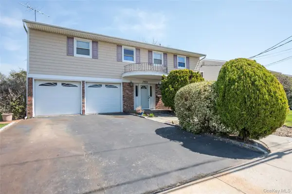 3905 Greentree Drive, Oceanside,  11572