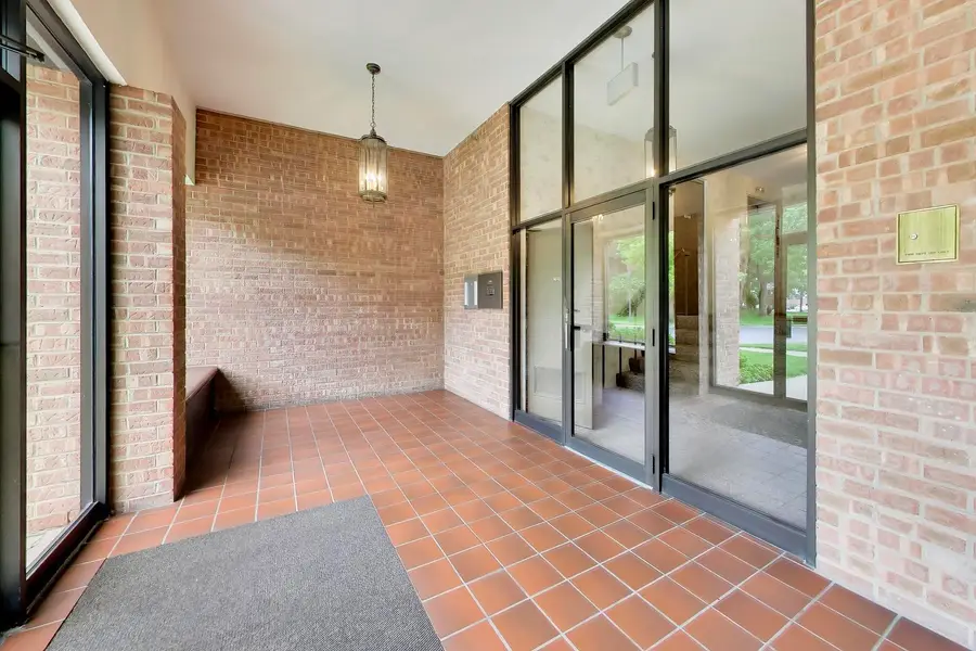 1066 Shermer Road #20, Northbrook, IL 60062 - #2