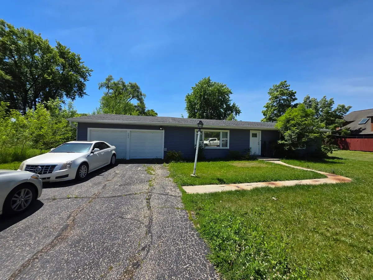 151 Beach Court, South Elgin, IL 60177 - #1