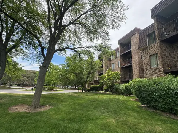 2050 Valencia Drive #205C, Northbrook, IL 60062