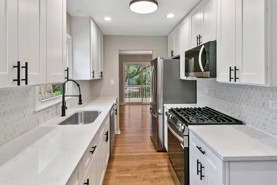 145 Walton Street, Barrington, IL 60010 - #3