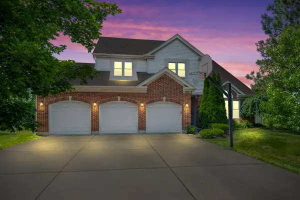 2955 Whispering Oaks Drive, Buffalo Grove, IL 60089