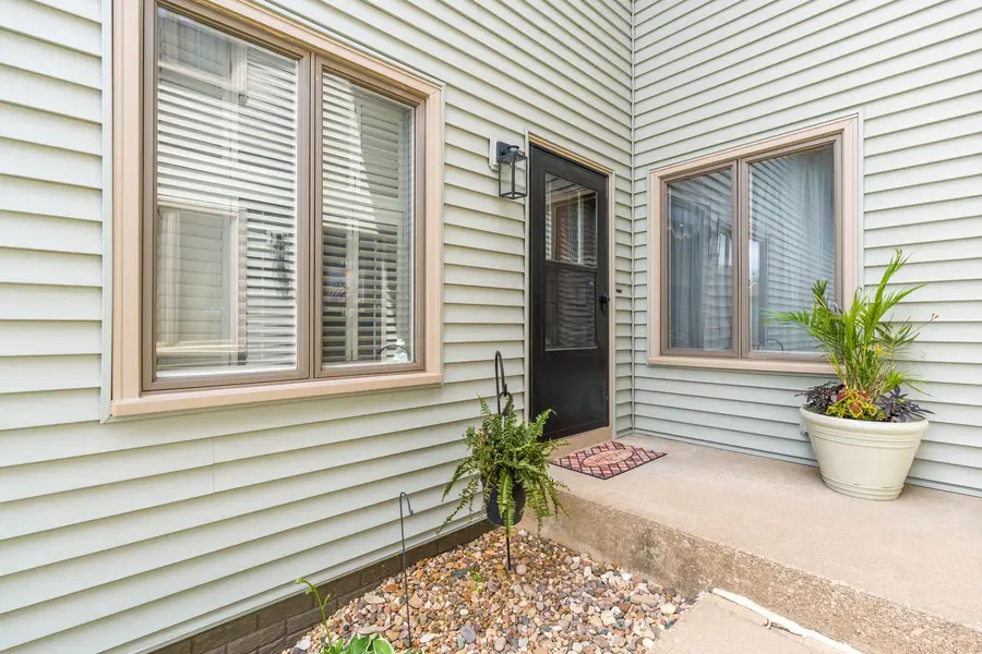 4554 Bunker Hill Drive, Bettendorf, IA 52722 - #3