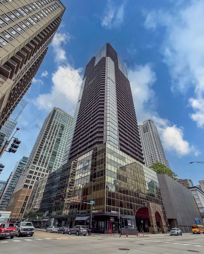10 E Ontario Street #4903, Chicago, IL 60611 - #1