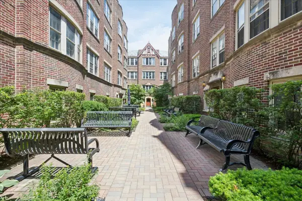 1118 Washington Boulevard #3A, Oak Park, IL 60302