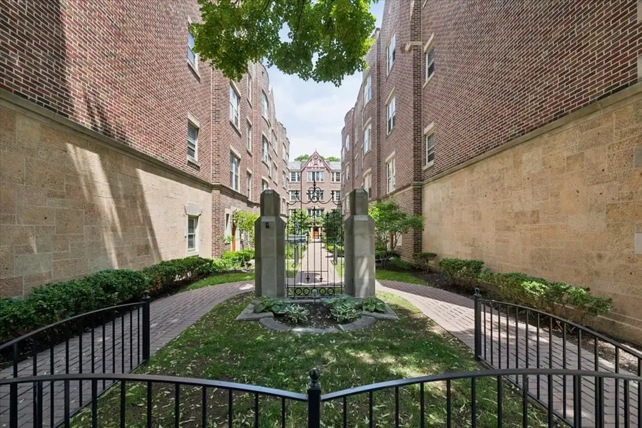 1118 Washington Boulevard #3A, Oak Park, IL 60302 - #2