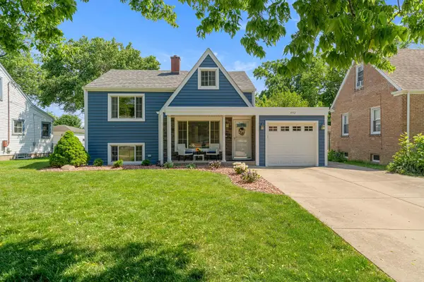 492 W Avery Street, Elmhurst, IL 60126