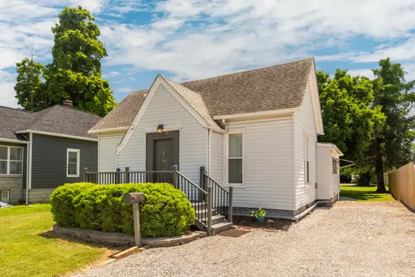 317 E Poplar Street, Duquoin, IL 62832