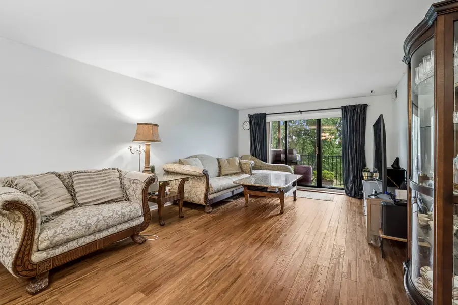 250 W Parliament Place #415, Mount Prospect, IL 60056 - #3