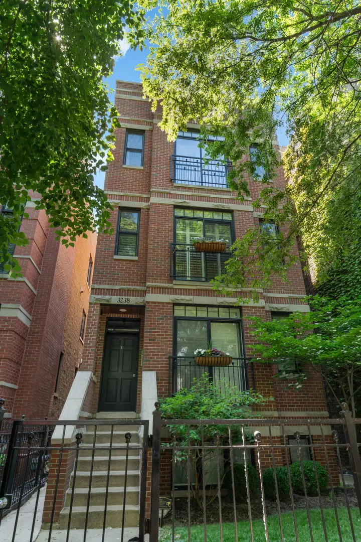 3238 N Kenmore Avenue #2, Chicago, IL 60657 - #1
