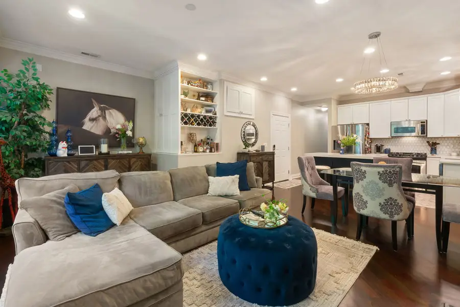 3238 N Kenmore Avenue #2, Chicago, IL 60657 - #3