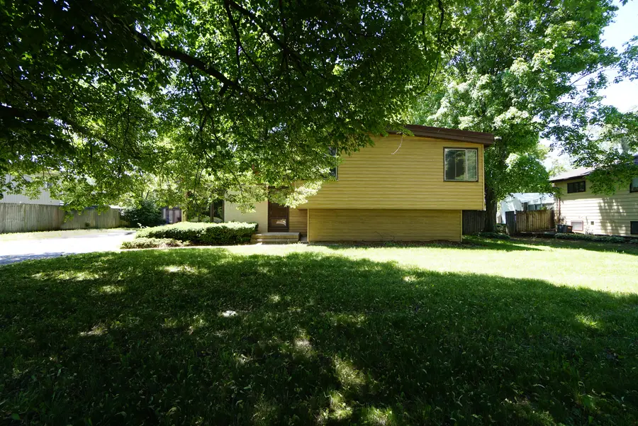 1512 Glen Ellyn Road, Glendale Heights, IL 60139 - #2