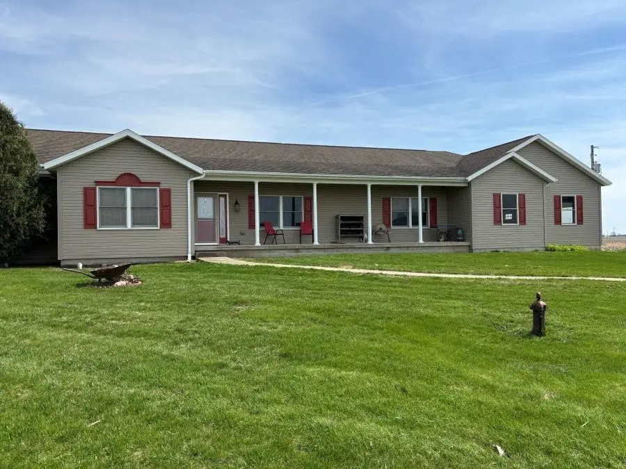 3053 E 1900 North Road, Sheldon, IL 60966 - #1
