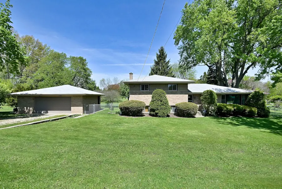 1030 W Kenilworth Avenue, Palatine, IL 60067 - #2