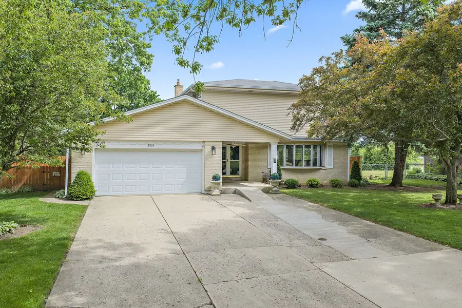 2019 E Avon Lane, Arlington Heights, IL 60004 - #2