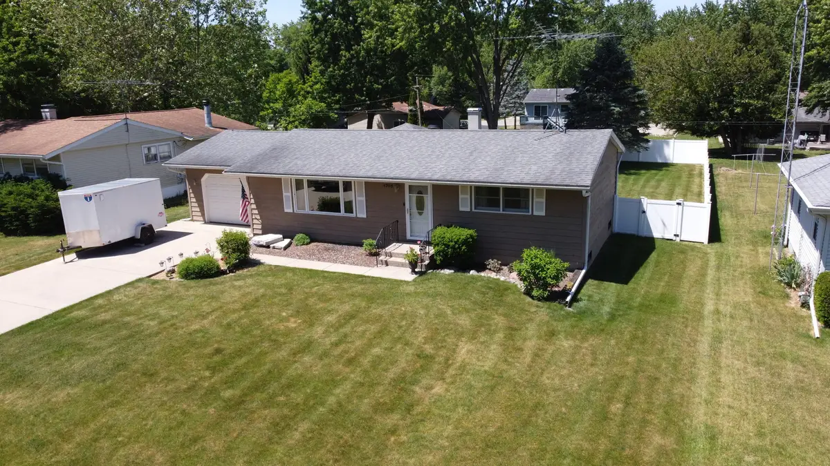 1705 N North Avenue, McHenry, IL 60050 - #1