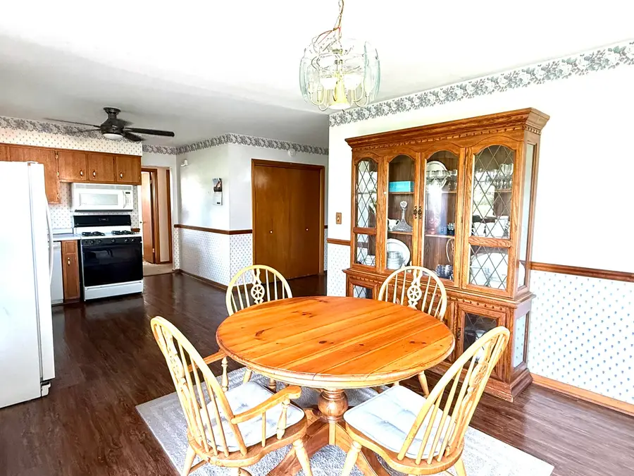 408 Princeton Drive, North Aurora, IL 60542 - #3