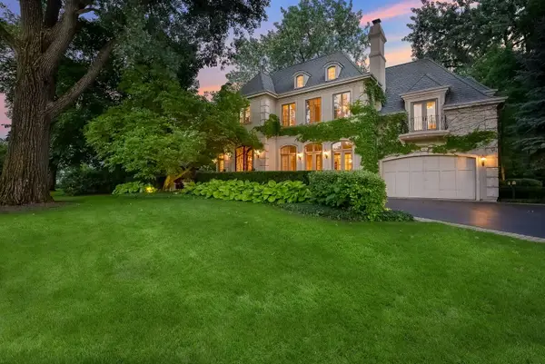 887 Crescent Boulevard, Glen Ellyn, IL 60137