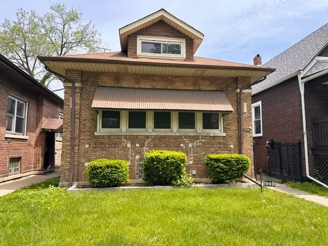 7949 S Manistee Avenue, Chicago, IL 60617 - #1