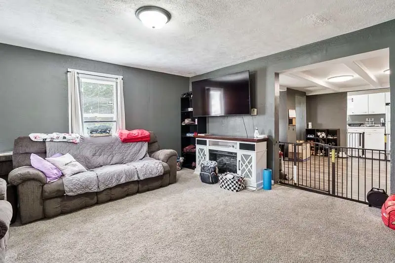 604 E Pleasant Street, Belvidere, IL 61008 - #3