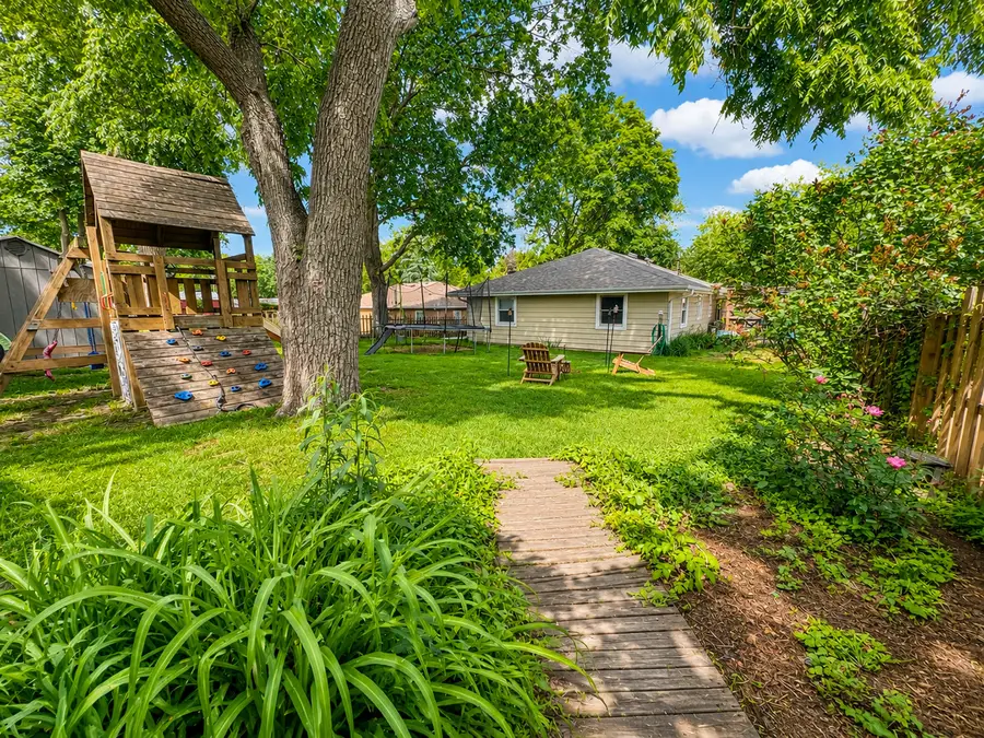 321 Ingleside Avenue, Aurora, IL 60506 - #3