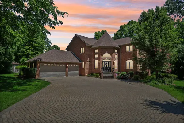 1551 Thorneberry Court, Libertyville, IL 60048