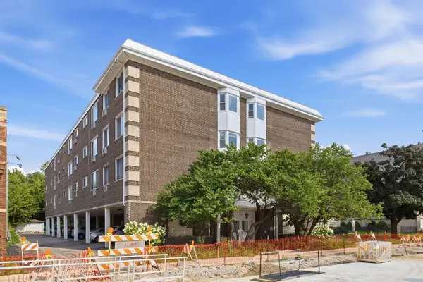 150 S Oak Park Avenue S #401, Oak Park, IL 60302