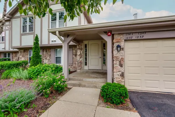 1261 Streamwood Lane #327, Vernon Hills, IL 60061