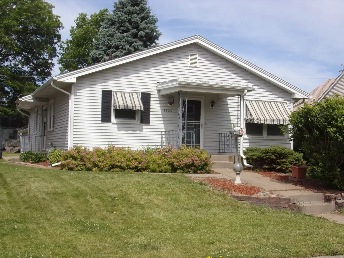 2224 15 1/2 Street, Rock Island, IL 61201 - #1