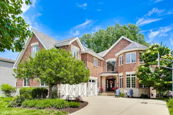 909 S Cambridge Avenue, Elmhurst, IL 60126