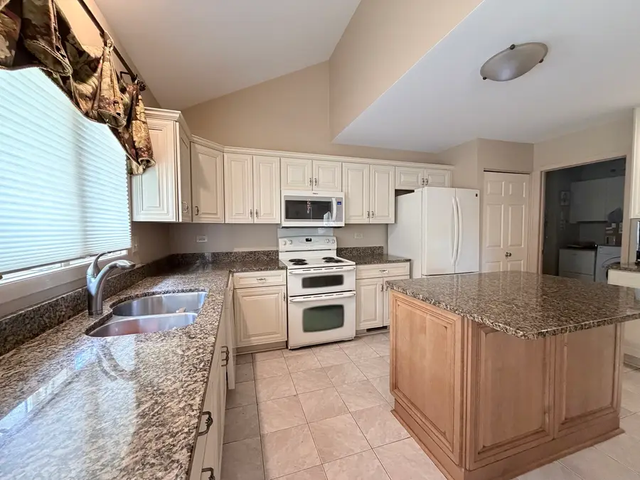 1159 Mistwood Lane #D, Downers Grove, IL 60515 - #3