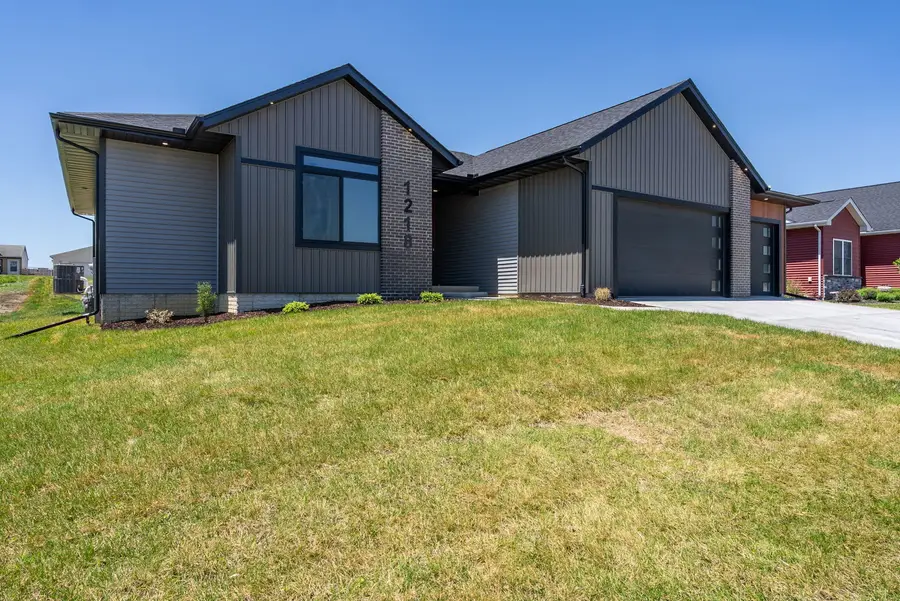 1218 S. 2nd Street, Eldridge, IA 52748 - #2