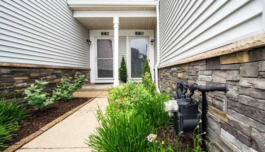 880 Genesee Drive, Naperville, IL 60563 - #3