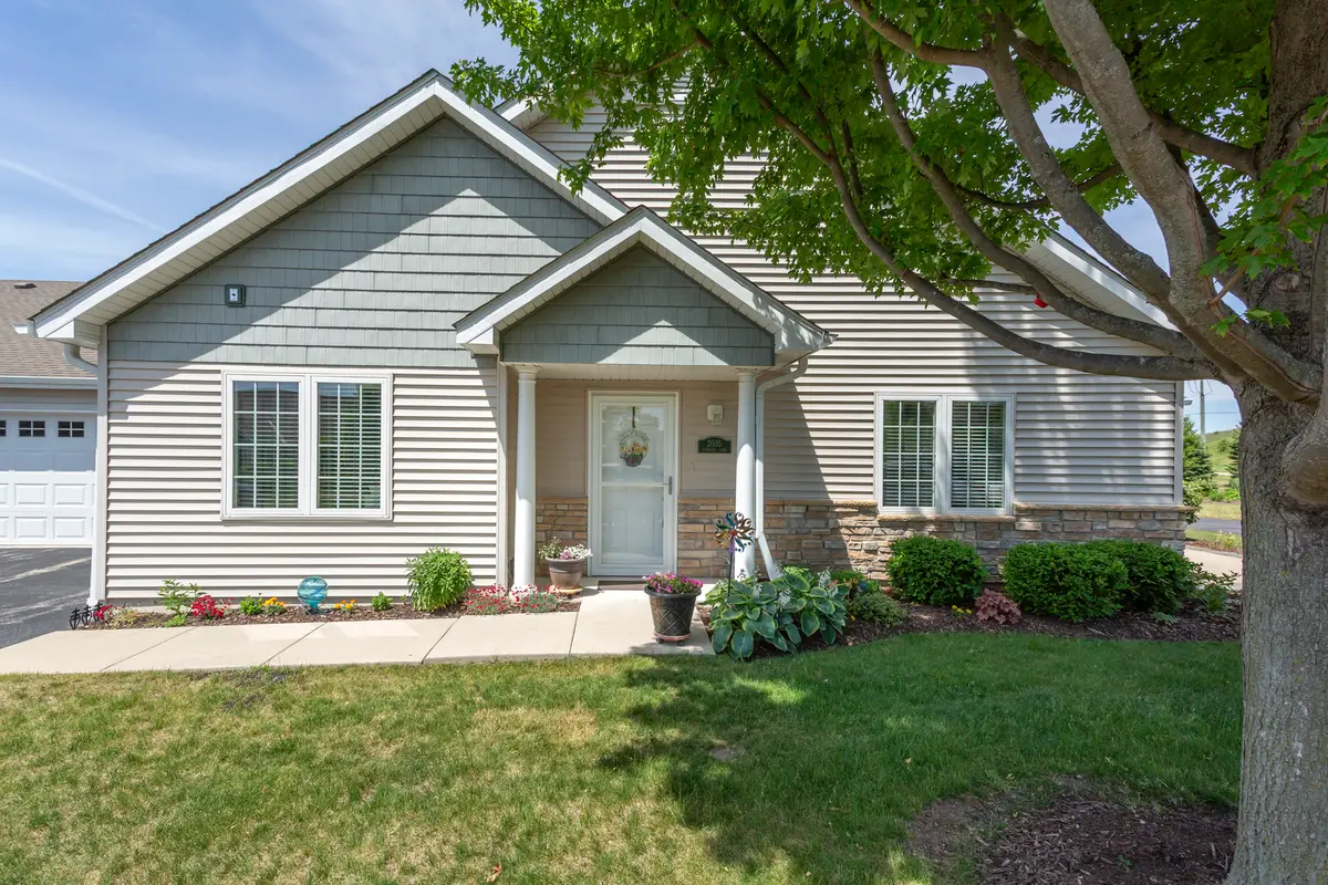 2035 Somerset Lane #2035, Sycamore, IL 60178 - #1