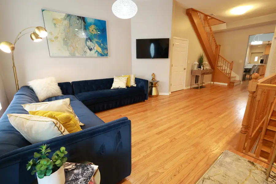 3651 S Giles Avenue, Chicago, IL 60653 - #3