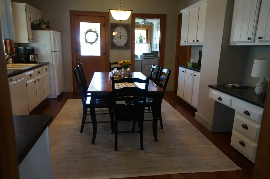 202 N 6th Street, Bellevue, IA 52031 - #2