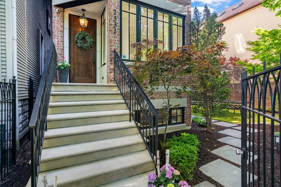 1331 W Wolfram Street, Chicago, IL 60657 - #2