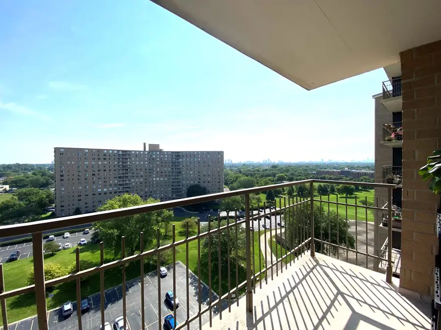7033 N Kedzie Avenue #1414, Chicago, IL 60645 - #2