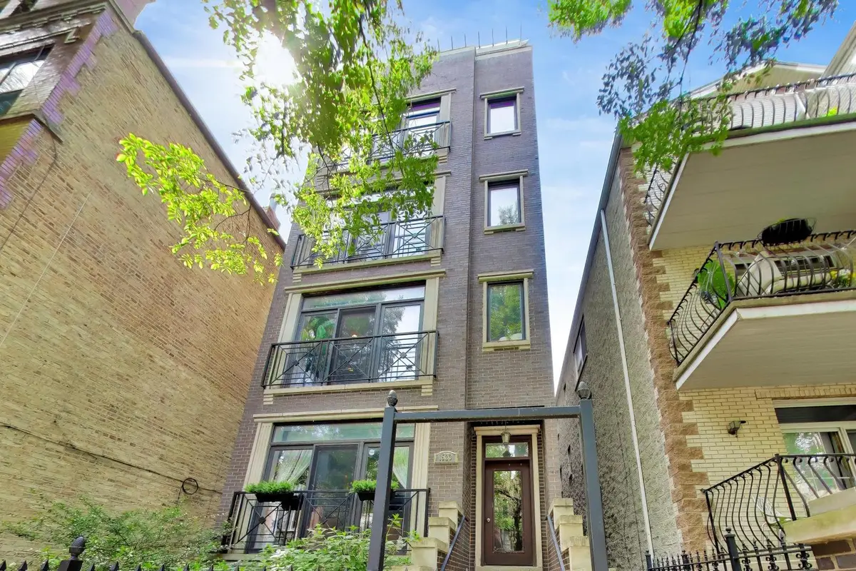 1523 W Thomas Street #2, Chicago, IL 60642 - #1