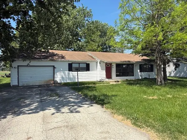 424 S 3000 W Road, Kankakee, IL 60901