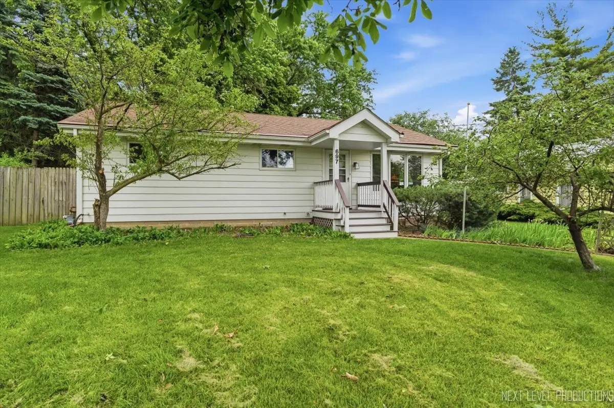 697 N Ohio Street, Aurora, IL 60505 - #1