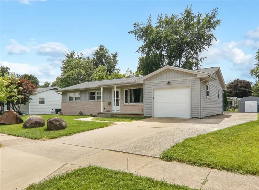 903 Mayflower Avenue, Bloomington, IL 61701 - #2